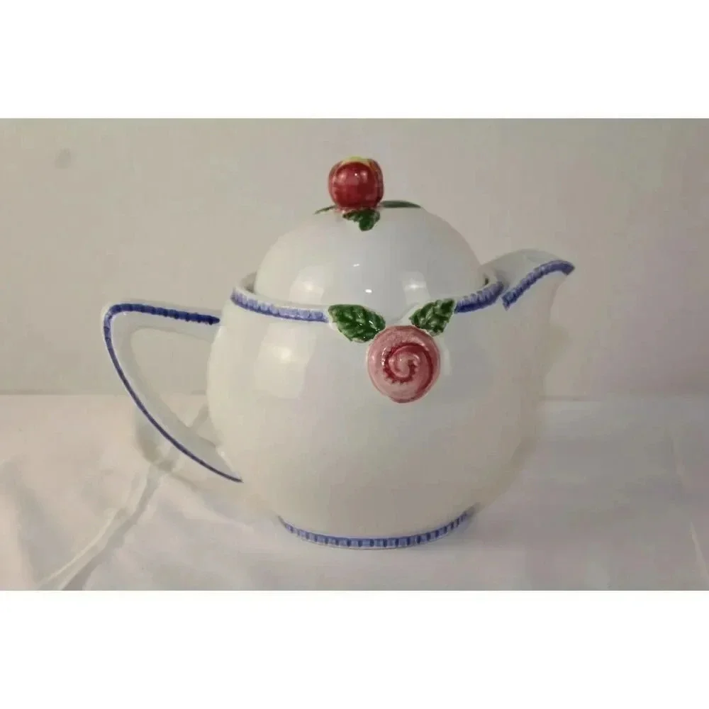 Beautiful Tea Pot no cracks 8inch tall